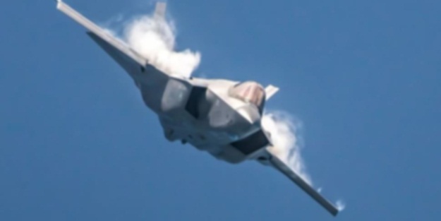 Kenya'da devriye uçağı düştü