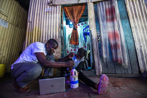 Kenyalı gençler kodlama öğreniyor