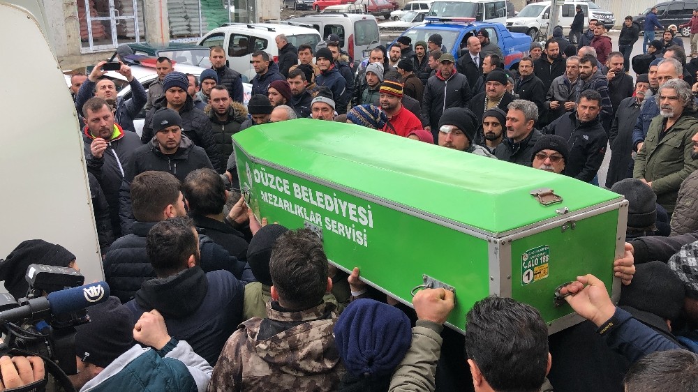 Kepçe operatörünü son yolculuğuna uğurlandı 