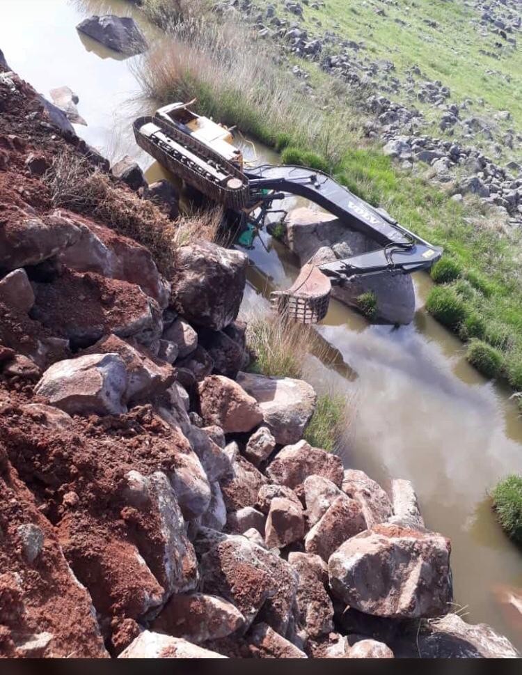 Kepçe operatörünün inanılmaz kurtuluşu 