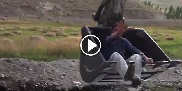 Kepçe operatörünün şakası sosyal medyada rekor kırdı