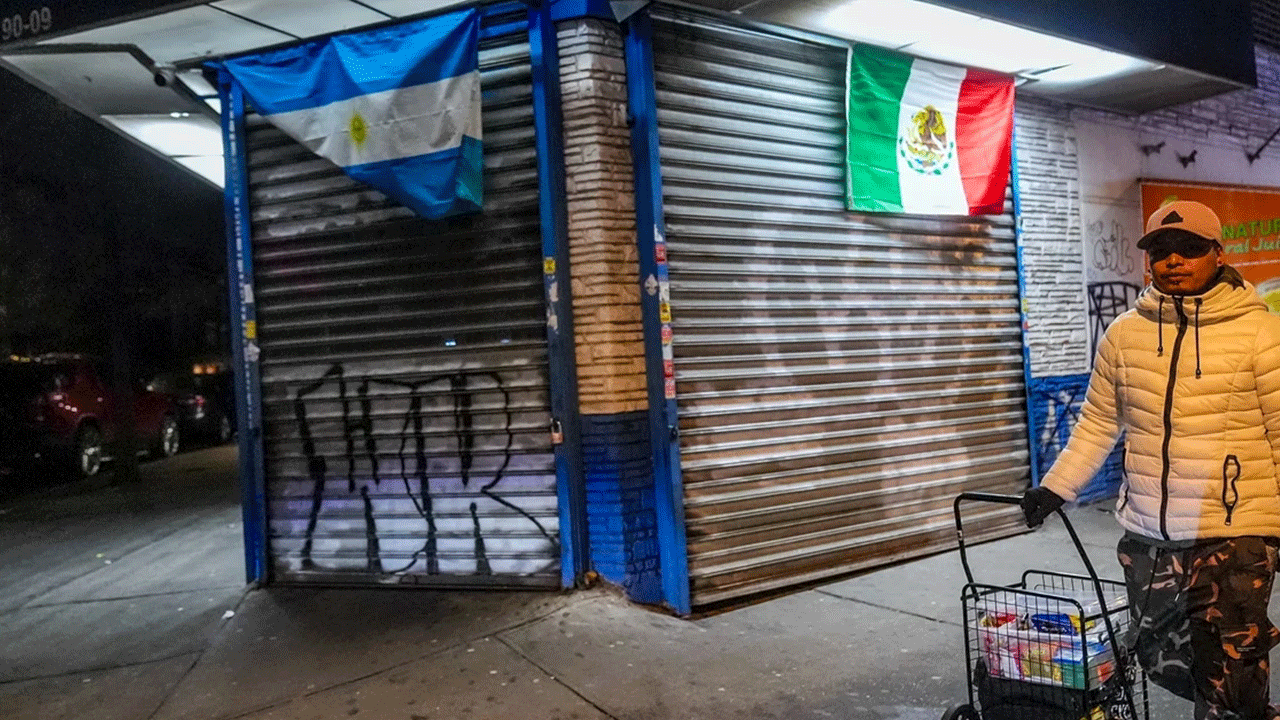 Kepenkleri indirdiler: Göçmen krizi patlak verdi!!!