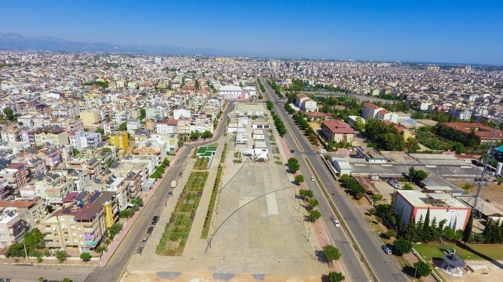 Kepez Kent Meydanına konserli açılış 