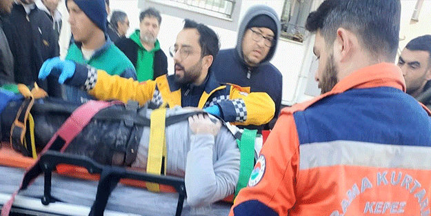 Kepez’in arama kurtarma ekibi, 30 saat sonra bir aileyi kurtardı