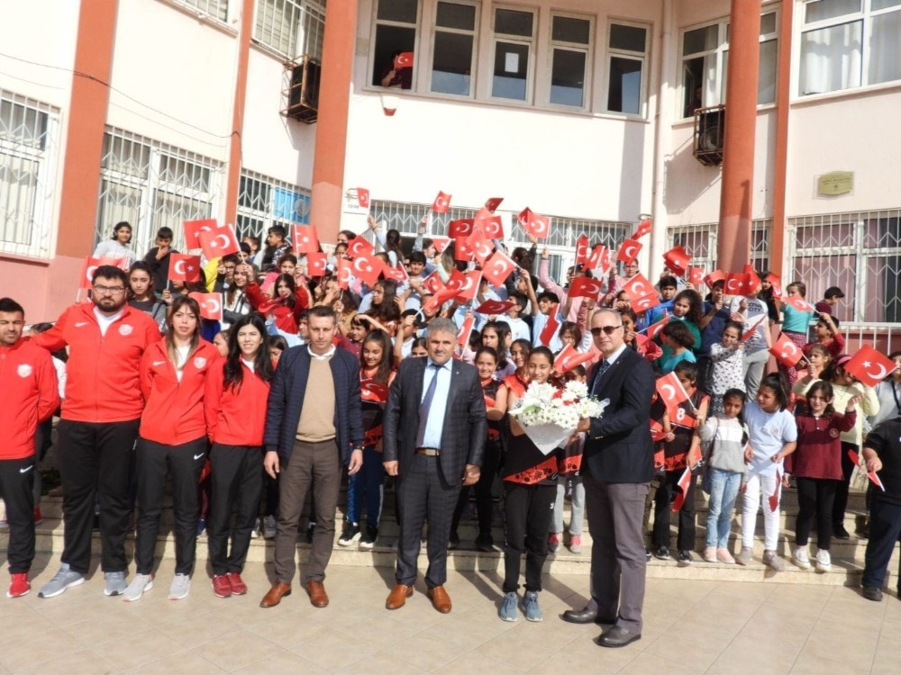 Kepez’in gençleri sporcularla buluşuyor 