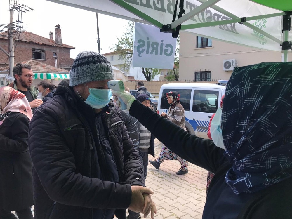 Kepsut’ta pazar yerlerinde sağlık önlemleri alındı 