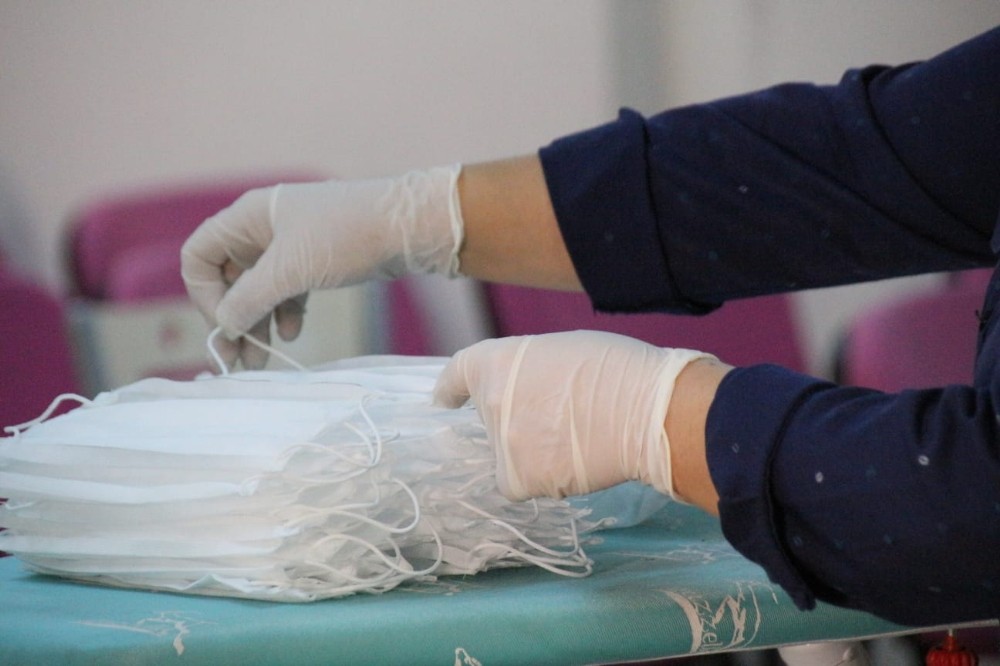 Kepsut’ta virüs için maske üretimi 