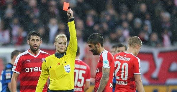 Türk futbolcu Almanya'da gündem oldu!