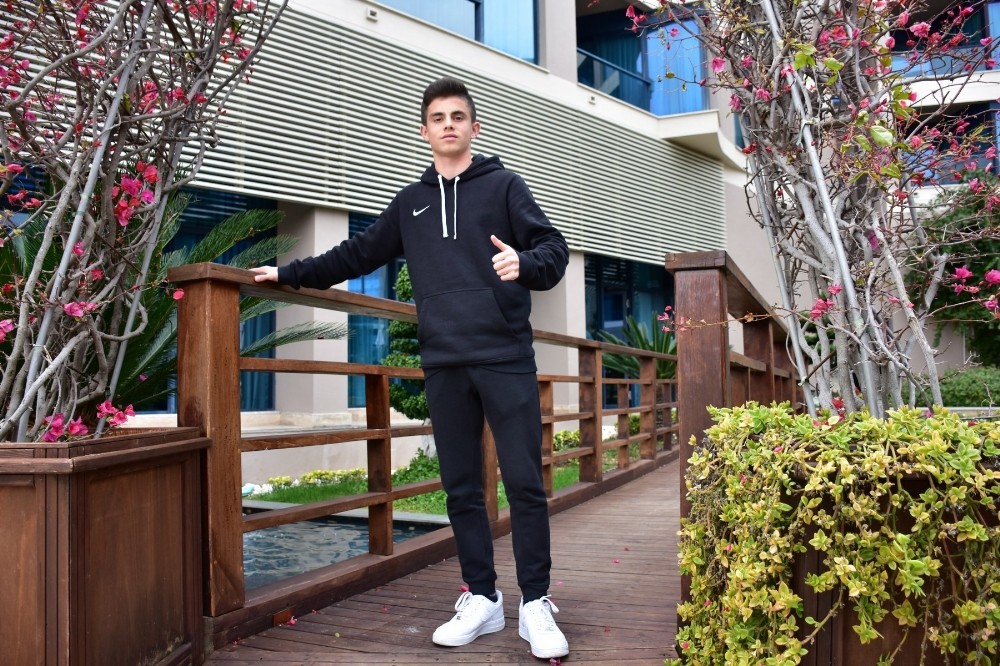 Kerem Yiğit’in en büyük hayali İngiltere’de futbol oynamak 
