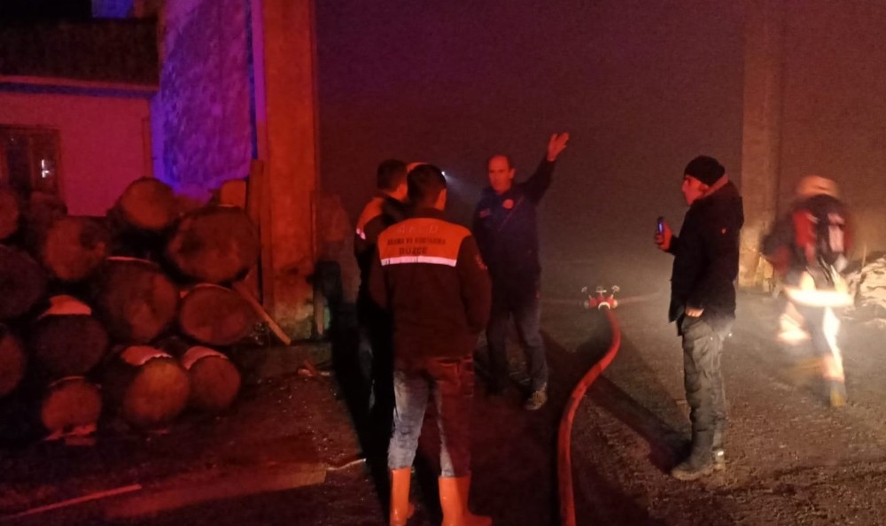 Kereste atölyesinde yağın çıktı 