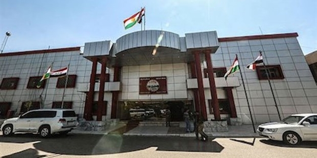 Tehlikeli hamle! Kürt bayrakları asıldı
