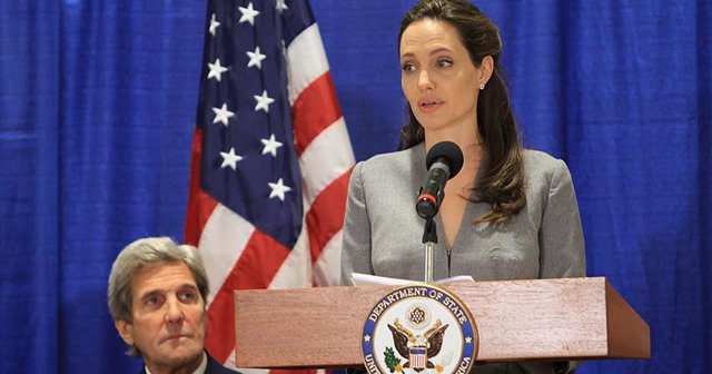Kerry ve Angelina Jolie iftar programına katıldı