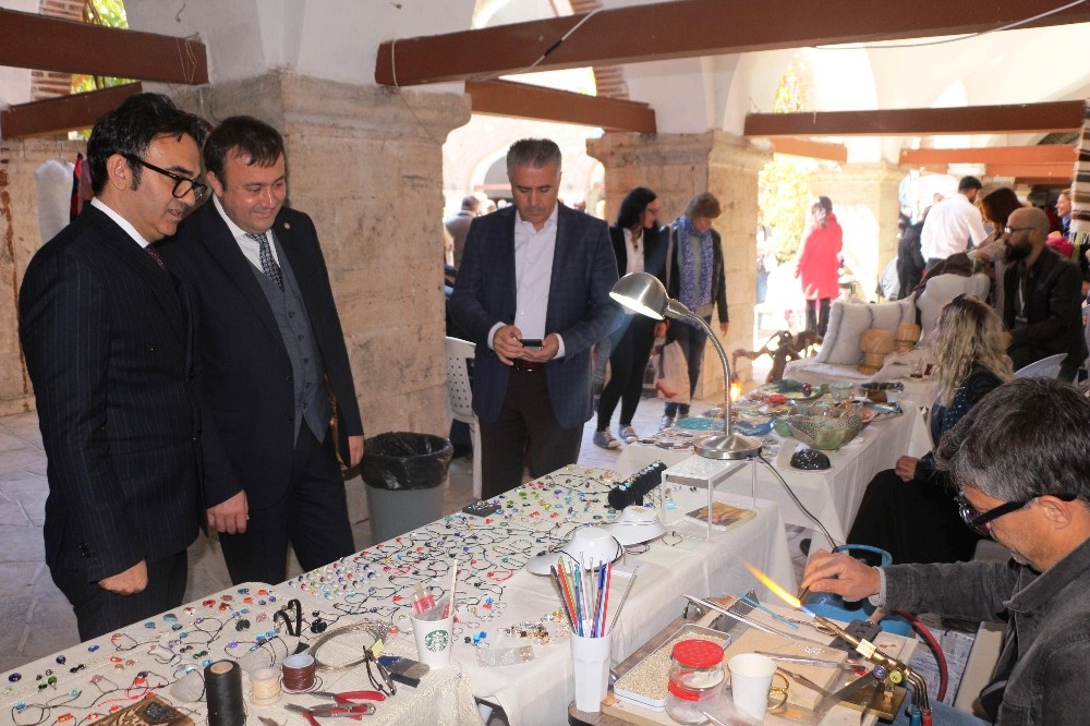 Kervansaray’da yöresel el sanatları stantları 