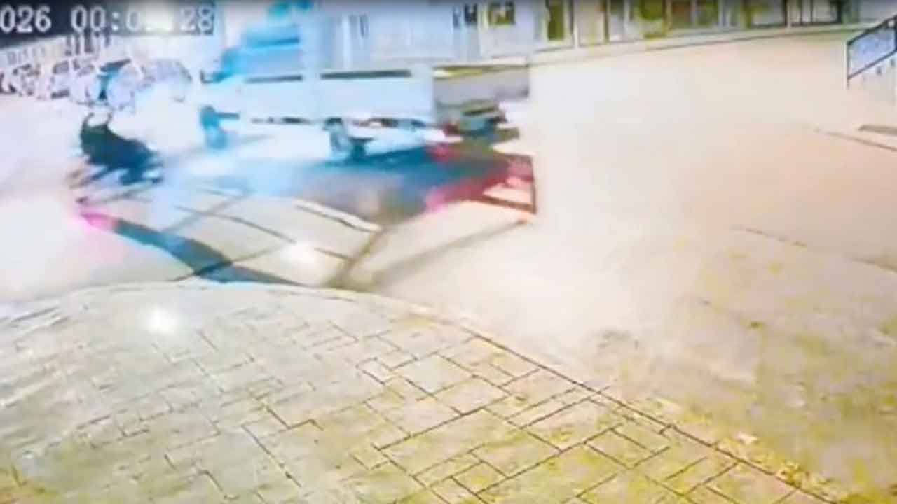 Keşan’da feci çarpışma! Motosikletle kamyonet birbirine girdi