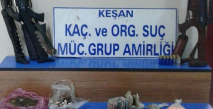 Keşan'da uyuşturucu satıcılarına operasyon: 5 gözaltı