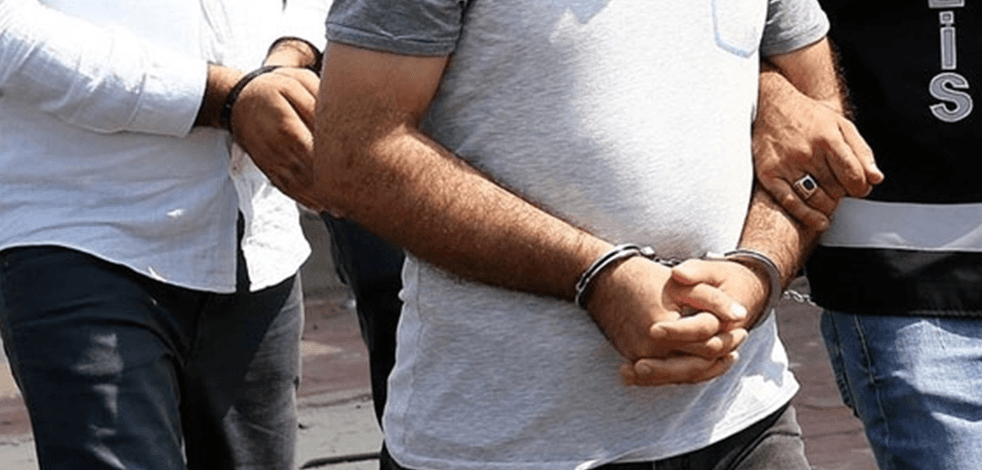 Keşan’da yurt dışına kaçmaya çalışan 2 FETÖ şüphelisi yakalandı!