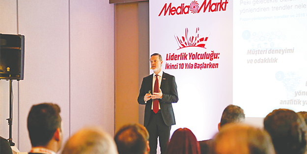 Kesenin ağzını açtı liderliğe odaklandı