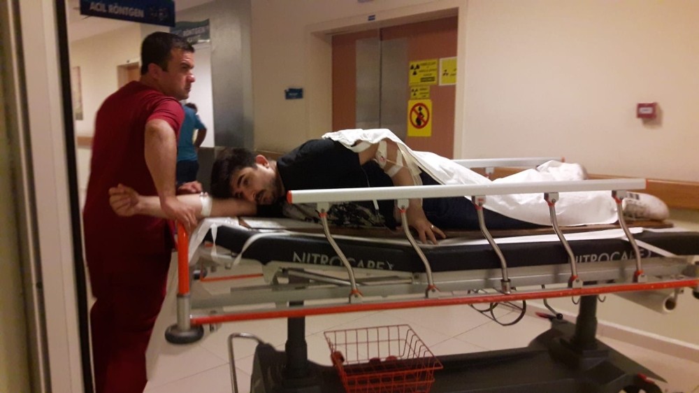 Kesim makinesi işçiyi sırtından yaraladı 