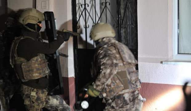 Kesinleşmiş hapis cezası buluna zanlı sahte kimlikle yakalandı