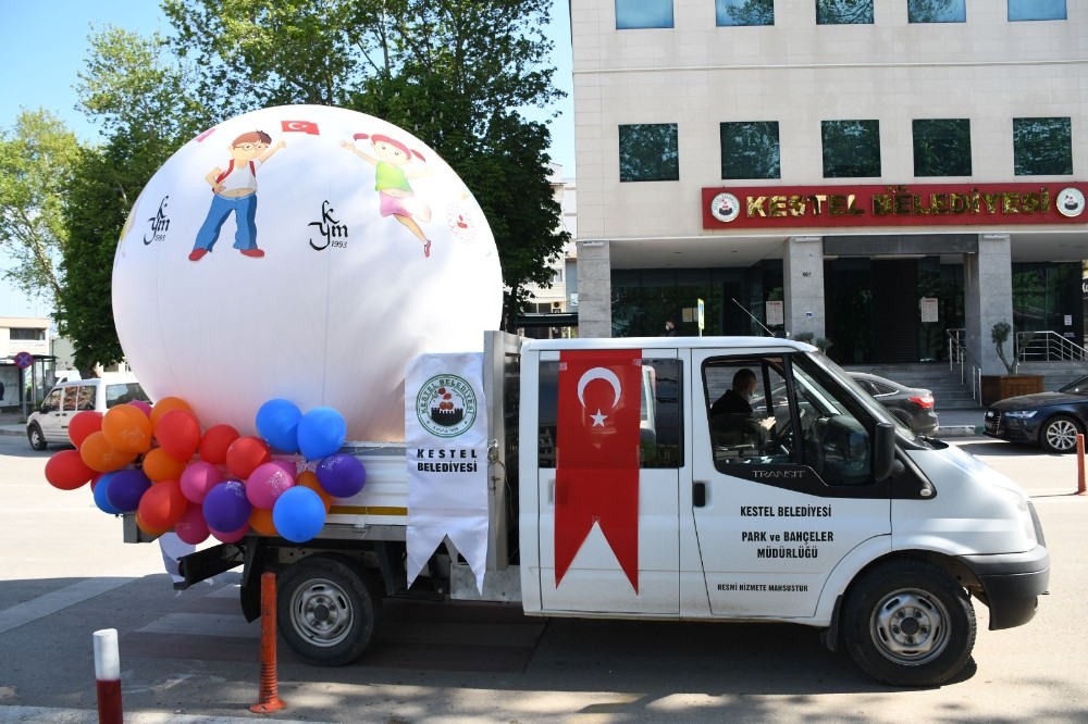 Kestel’de çocuklara 23 Nisan sürprizi 