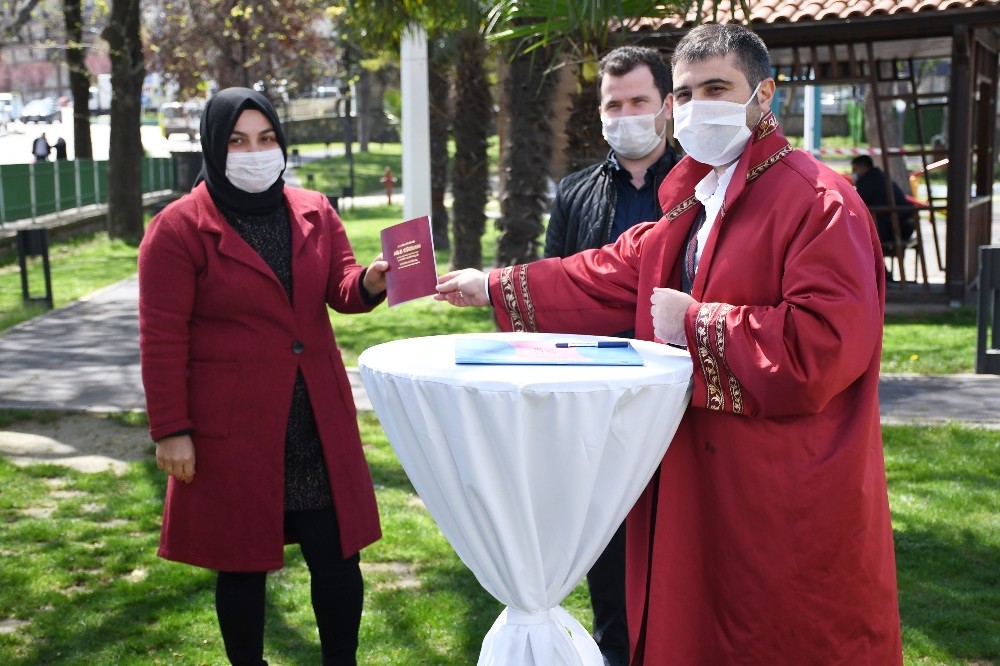Kestel’de nikahlar açık havada kıyılıyor 