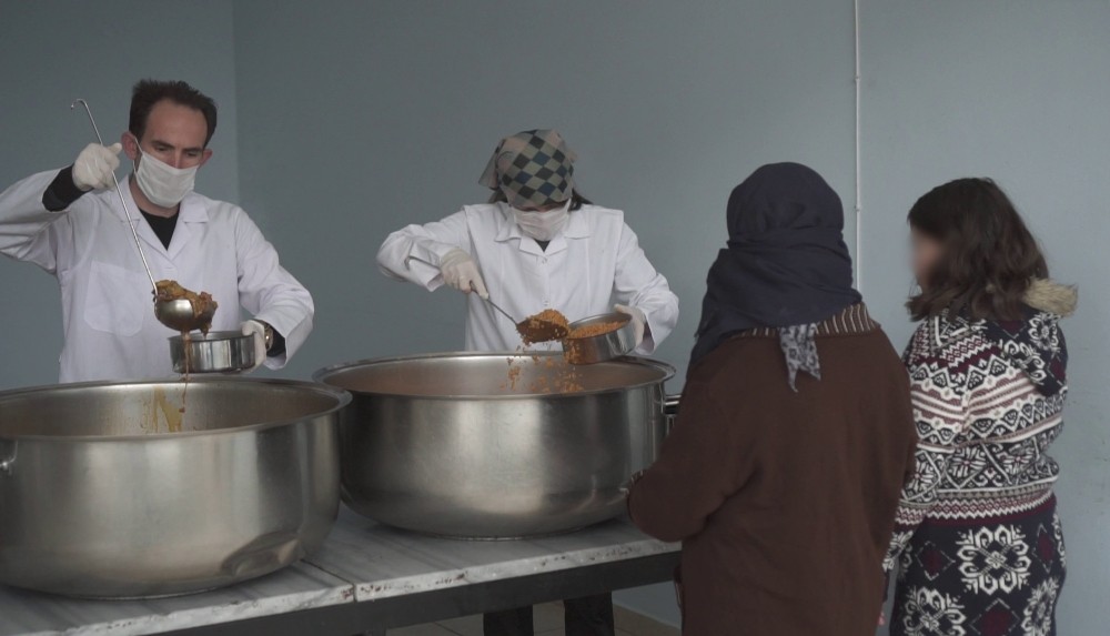 Kestel’de sofralardan sıcak yemek eksik olmuyor 