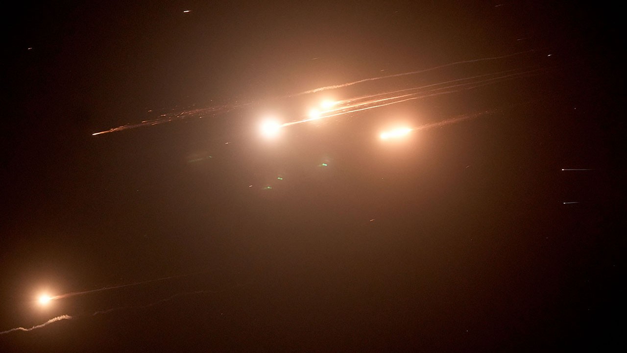 Kevgire dönen İsrail kuyruğu dik tuttu! “Tahran dokunulmaz değil”