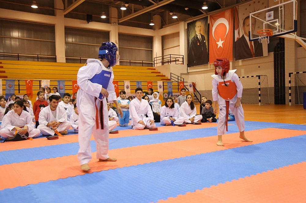 Kâğıthane’de 200’e yakın çocuk kuşak atladı 