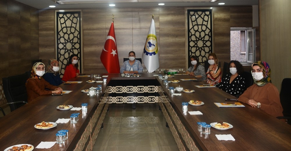KGK’den “Kadınların ekonomideki yeri ve önemi” toplantısı 