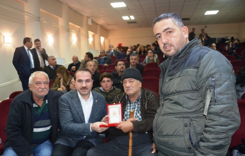 Kıbrıs gazilerine madalyaları verildi 