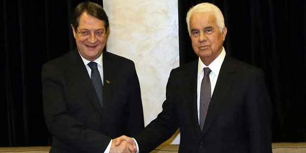 Kıbrıs'ta barış müzakereleri yeniden başladı