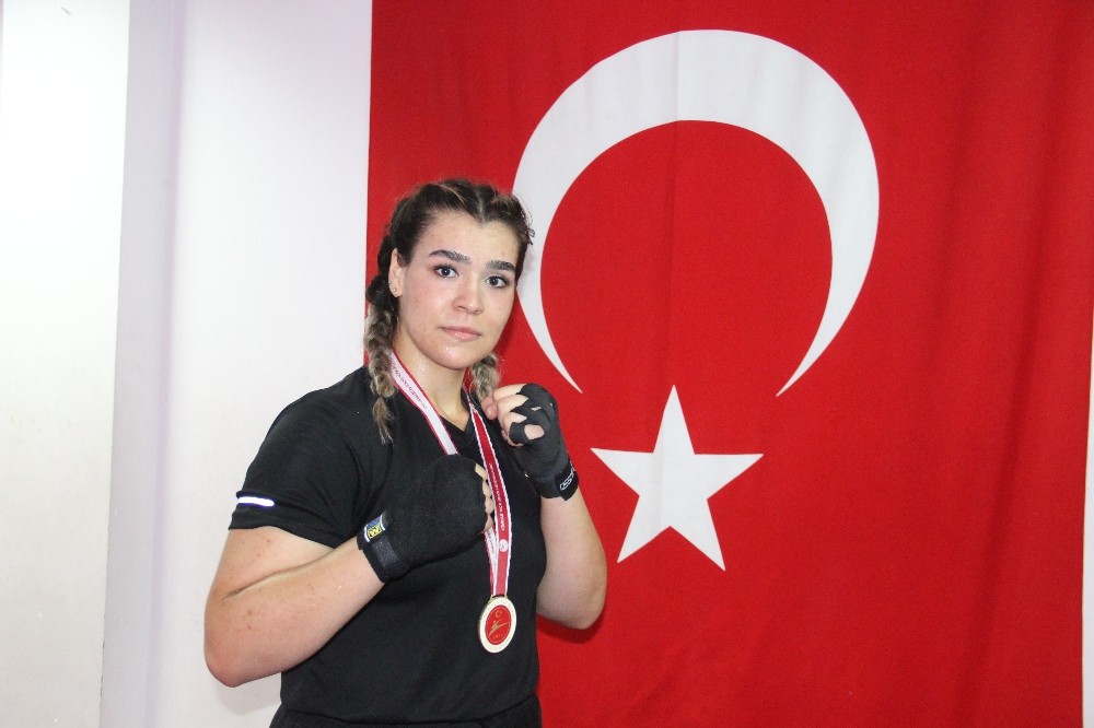 Kick boksçu Mihriban, ikinci kez Avrupa Şampiyonu olmak istiyor 