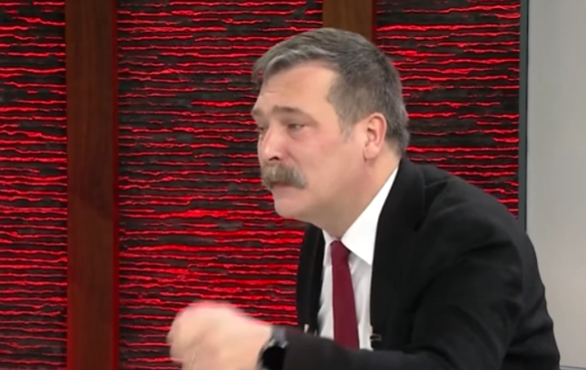 Kılavuzu ateist Karl Marx olandan ne beklenir ki! Erkan Baş’tan okulda ramazan rahatsızlığı