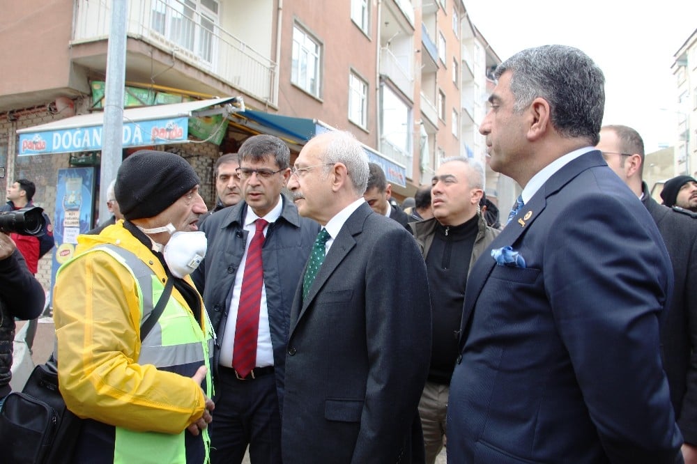 Kılıçdaroğlu, 14 kişinin hayatını kaybettiği enkaz alanında inceleme yaptı 