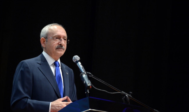 Kılıçdaroğlu Baykal'ı ihraç edecek mi?