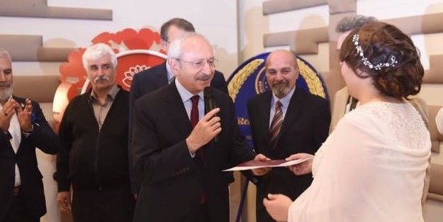 Kılıçdaroğlu nikah şahidi oldu 'evet' diyemedi