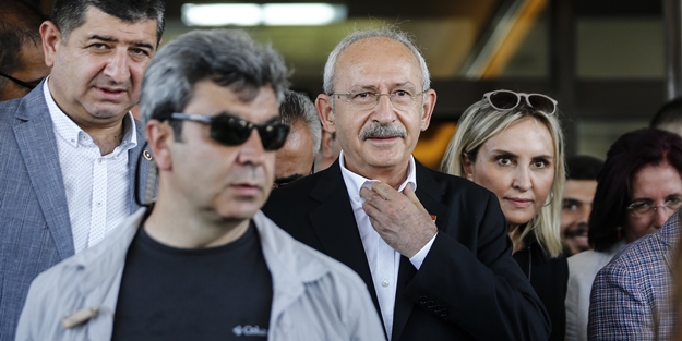 Kılıçdaroğlu pankartı görünce gözlerine inanamadı