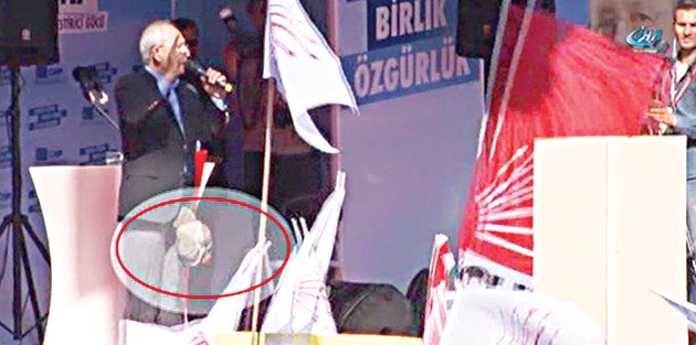 Kılıçdaroğlu’na ayakkabılı protesto