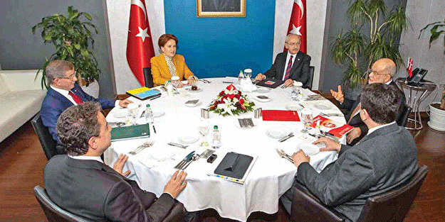 Kılıçdaroğlu’na kötü haber! Çürük masa direksiyonu Akşener'e kırdı
