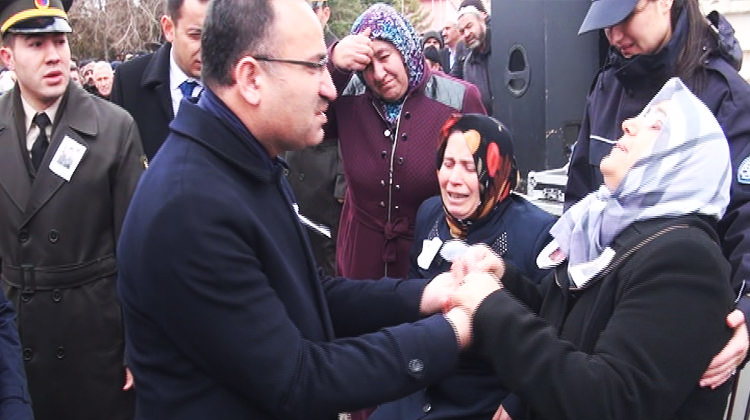 Kılıçdaroğlu'na şehit annesi isyanı!