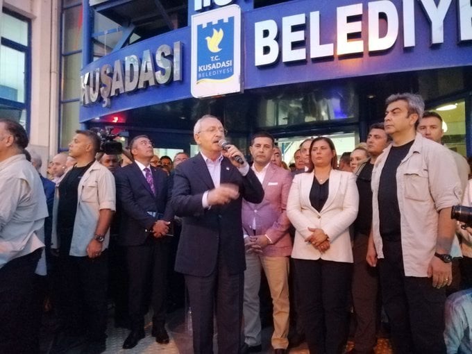 Kılıçdaroğlu’na yumurta atıldı, polis bir kişiyi gözaltına aldı 