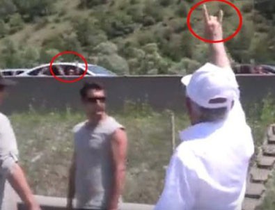 Kılıçdaroğlu'ndan bozkurt işareti
