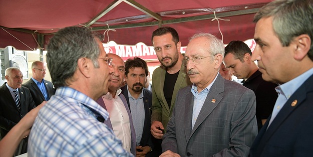 Kılıçdaroğlu'ndan şehit evine taziye ziyareti