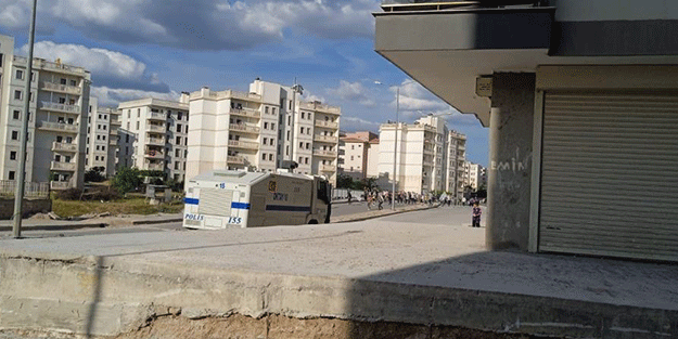 Kılıçdaroğlu'nun destekçisi HDP'liler her yerde polis taşlıyor!