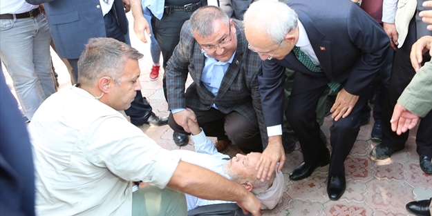 Kılıçdaroğlu'nun elini tutan vatandaş bayıldı!