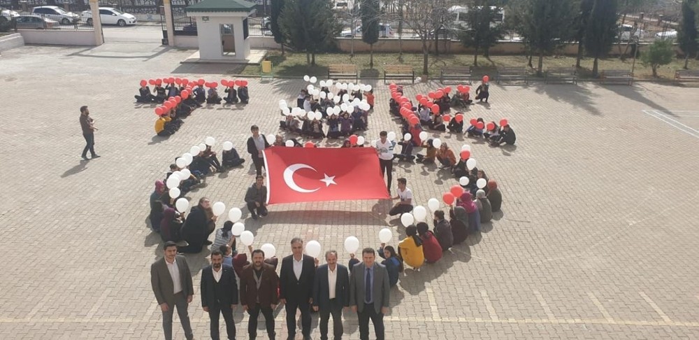 Kılınç Kahtalı öğrencilerle buluştu 