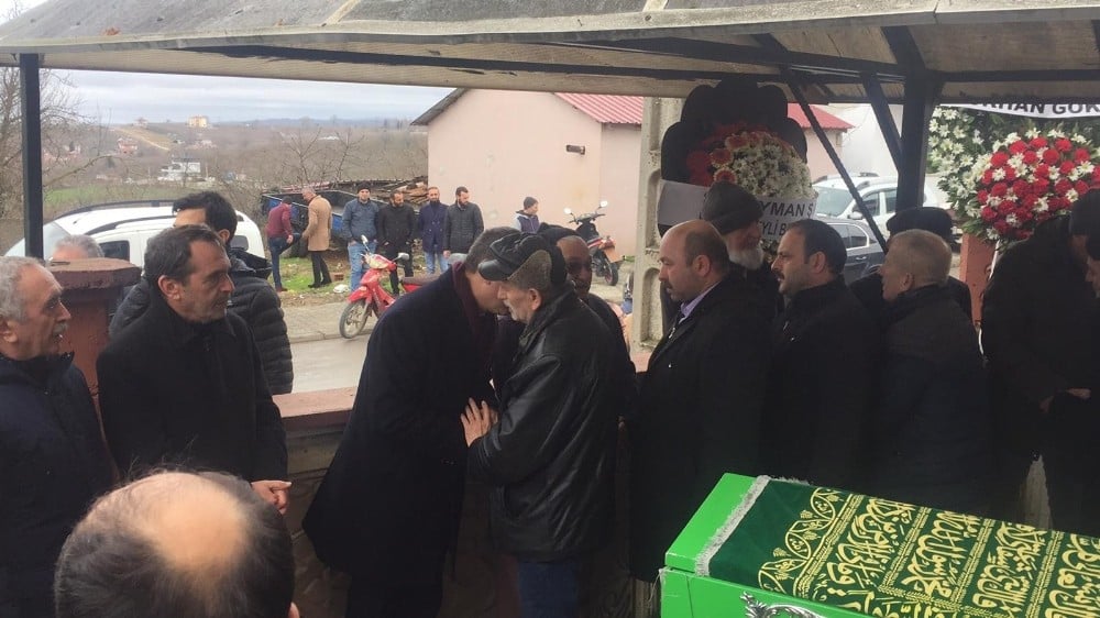 Kilis Valisi Soytürk’ün annesi Sakarya’da son yolculuğuna uğurlandı 