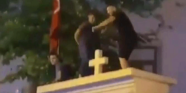 Kilisede oynayan şüpheliler hakkında karar verildi