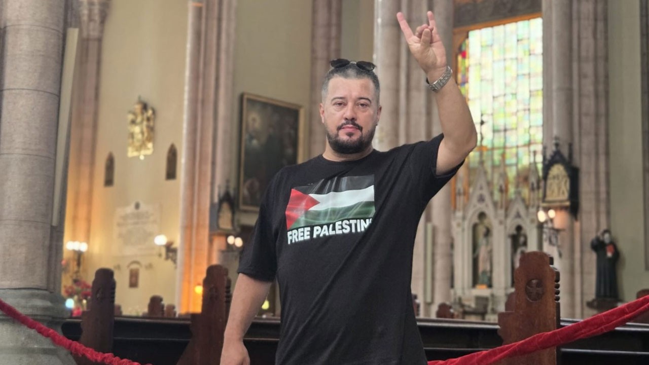 Kilisede “Özgür Filistin” tişörtüyle ülkücü selamı