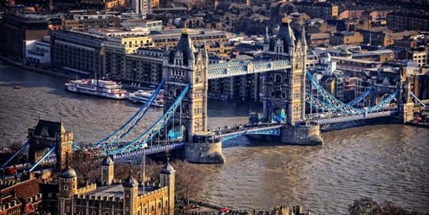 İngiltere'de Hristiyanlar azınlıkta kaldı